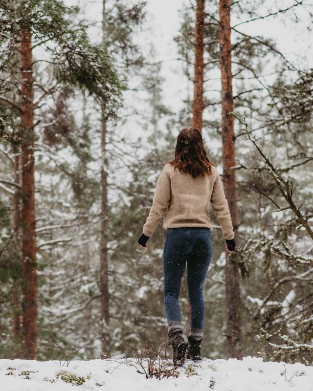 3 anledningar till att vistas utomhus: 

✔️ Förbättrar din sömn 
✔️ Boostar ditt immunförsvar
✔️ Stresshormonet i kroppen minskar 

Kan du hjälpa oss fylla på listan? 🌲 

🔎 Charlotte jacket & Frost tights 
📷 @sofiawigen 

Källa: Folkhälsomyndigheten 

#tuxersweden #tuxer #utomhus #utomhusliv #outdoor #natur#naturelovers #kungsholmen #stockholm #visitstockholm#sverige #visitsverige #friluftsliv #utomhusaktivitet#utomhusaktiviteter #livsstil #aktivlivsstil #hälsa