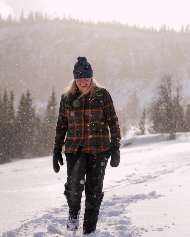 Vi njuter av vårvinter! Visste du att den ibland kallas för den ”femte årstiden”? 💚🙌🏻❄️ 

Ha en fin söndag! 👏🏻

🔎 Daniella Reco & Ohio cap
📷 @emmawagenius