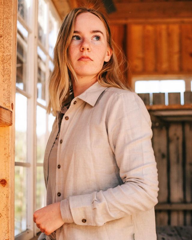 Vad hade du köpt i kiosken, en tågbiljett eller kolbulle? 😋 

🔎 Lia Reco Shirt & Hunter L pants 
📷 @sofiawigen