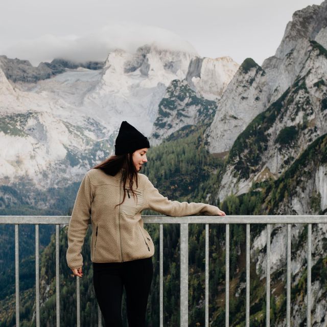STAIRWAY TO HEAVEN DEL 1: PRESENTATION 🏔
 
Den här veckan har Tuxer fått äran att följa med Sanja & Calle på deras resa till den kända Stairway to Heaven i Österrike. Detta är helt klart ett äventyr för den person som söker adrenalin och lite spänning i vardagen. Vi började givetvis med att fråga Sanja och Calle hur de kom på den här roliga idén? ☀️
 
"Vi har faktiskt velat göra den här resan under ett par års tid, men den har inte blivit av förrän nu. Vi älskar båda att resa och kombinera våra resor med aktiva naturupplevelser. Jag lovade dessutom Calle att inte tjata på honom om resor fram till nästa år ifall vi bara gjorde denna resa nu." - Sanja
 
Följ deras resa, fler inlägg kommer i veckan 🙌🏻 

🔎 Charlotte jacket, Tessa jacket, Ohio cap, Neo pro Pant.
📷 @sanja.miljanic och @beautifultrailsoftwo 
 
#tuxersweden #tuxer #stairwaytoheaven #austria #gosau #donnerkogel #donnerkogelklettersteig